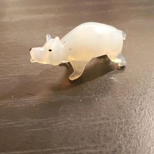 Glass figurine polar bear